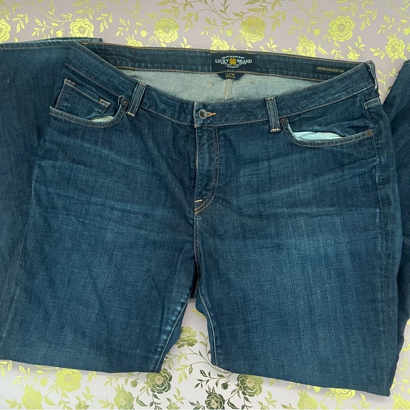 Lucky Brand Straight Leg Jeans 🐈‍⬛😎 - Picture 4 of 6